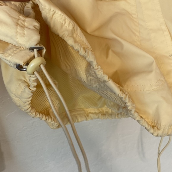 Pullover kangaroo pocket yellow windbreaker - Picture 6 of 6